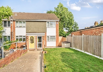 2 bedroom house for sale - Scoter Close, Woodford Green, IG8 - Property View 1