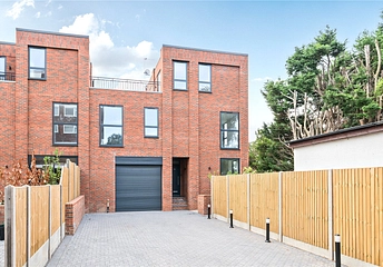 4 bedroom house for sale - Lynwood Close, London, E18