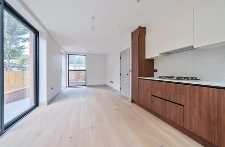 4 bedroom house for sale - Lynwood Close, London, E18