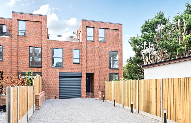 4 bedroom house for sale - Lynwood Close, London, E18