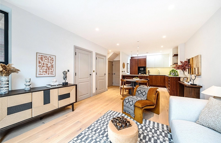 4 bedroom house for sale - Lynwood Close, London, E18