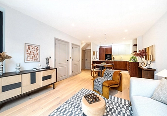 4 bedroom house for sale - Lynwood Close, London, E18